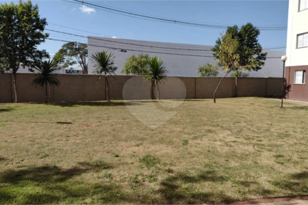 Apartamento no Condomínio Mont Azul.