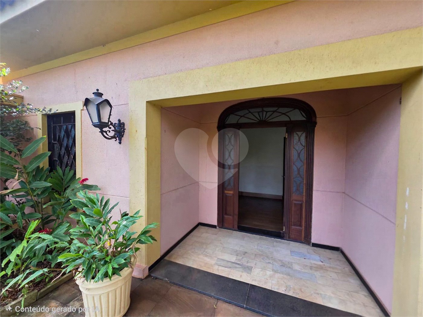 Casa Térrea 5 quartos bem localizada com piscina.