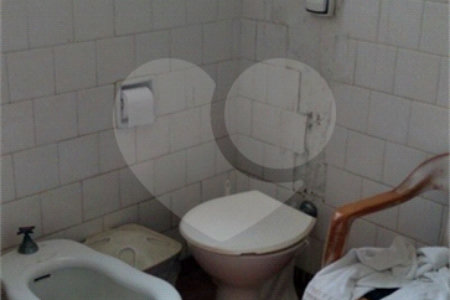Casa com 272m² de área construída , 2 dormitórios , 1 vaga , à venda no Jabaquara.