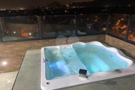 Cobertura na Praia da Enseada - Guarujá/SP.