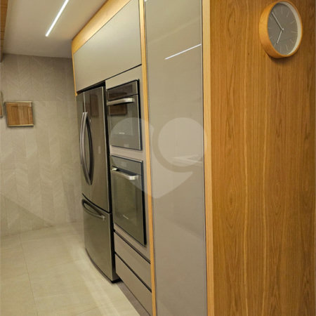 Apartamento com vista LIVRE Com 131 m² útil 4 banheiros 3 vagas 3 suítes Aceita contra proposta. Aceita e estuda Permuta