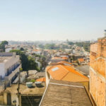 Sobrado para moradia de família grande ou para investidor.