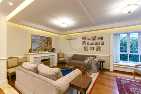 Casa à venda com 4 quartos, sendo 2 suítes,  em Alto da Boa Vista, São Paulo, SP