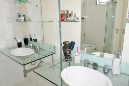 Casa à venda com 4 quartos, sendo 2 suítes, em Jardim Leonor, São Paulo, SP