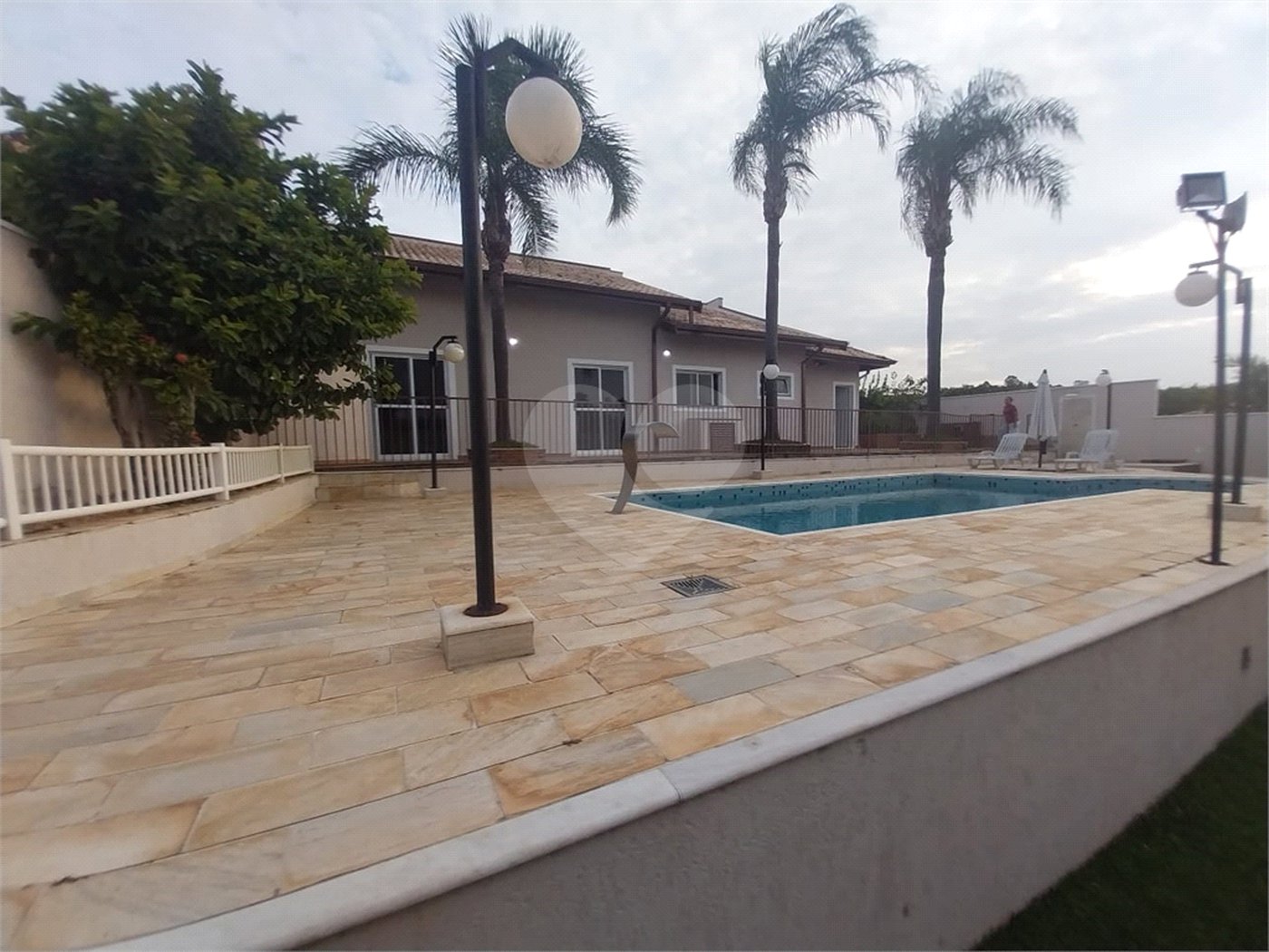 Casa Térrea Disponível para Locação e Venda no Condomínio Vilaggio Capriccio