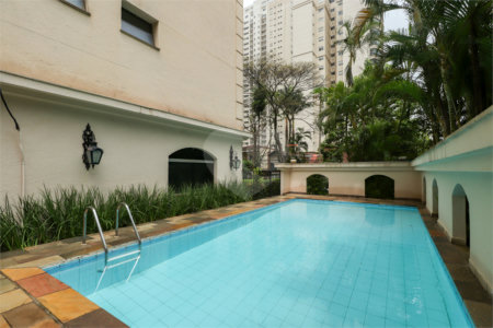 Apartamento à venda com 4 quartos, sendo 3 suítes, em Campo Belo, São Paulo, SP