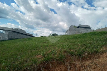 Terreno Exclusivo em Condomínio Fechado a 10 Minutos de Atibaia