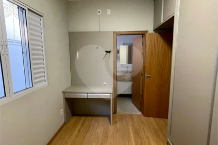 Casa no Condomínio Quebec