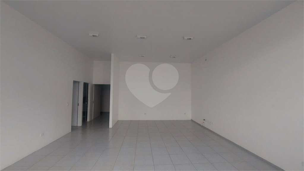 Sala Comercial na Prestigiada Alameda Lucas Nogueira Garcez