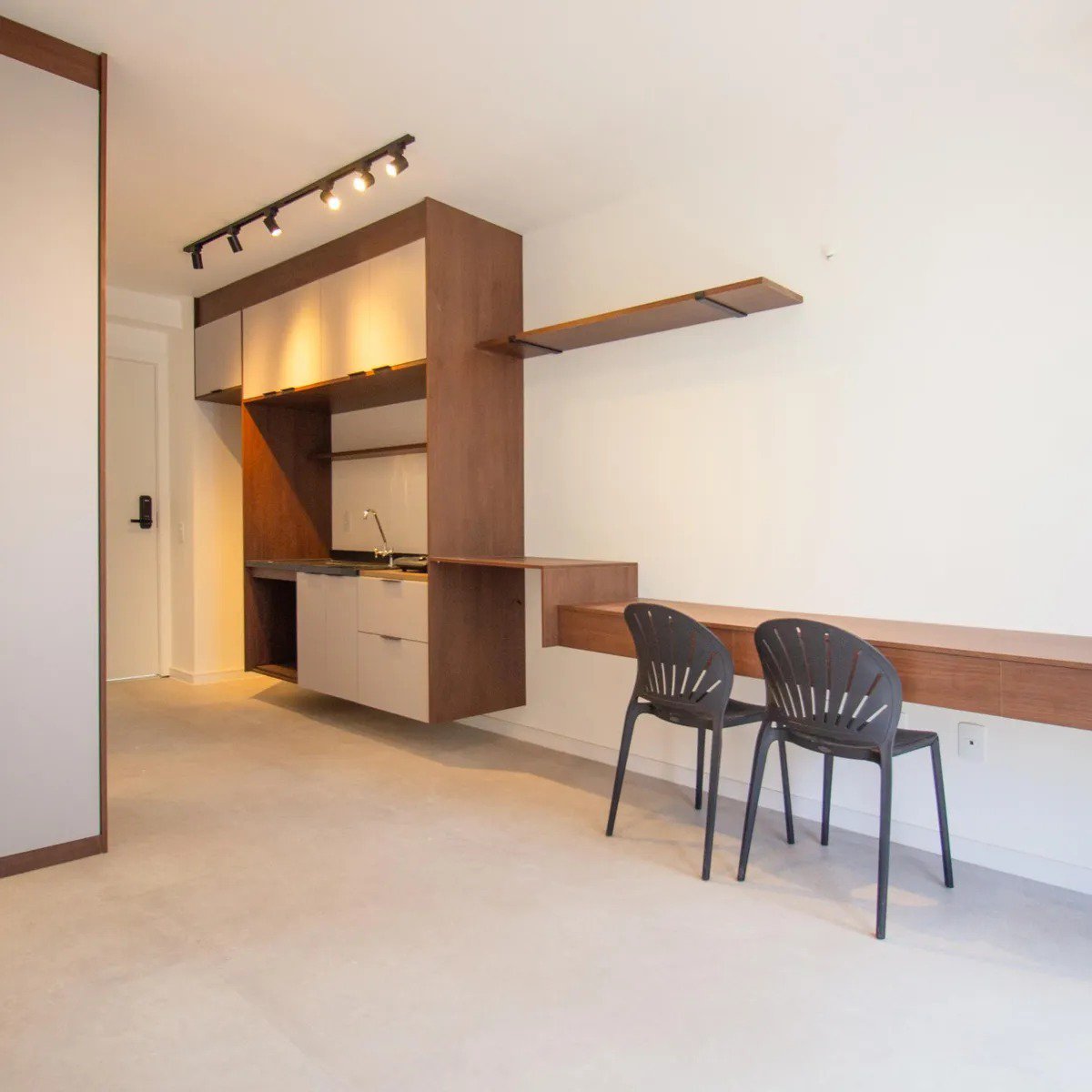 Studio de 26m² para alugar com 1 quarto mobiliado em Pinheiros próximo ao Metrô Faria Lima