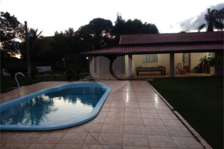 Chácara Balneário do 29 com piscina.