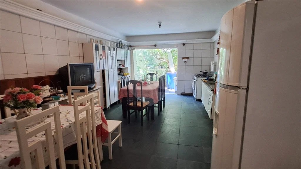 Sobrado à venda | 740 m² | 5 dormitórios (1 suíte) no Bom Retiro!