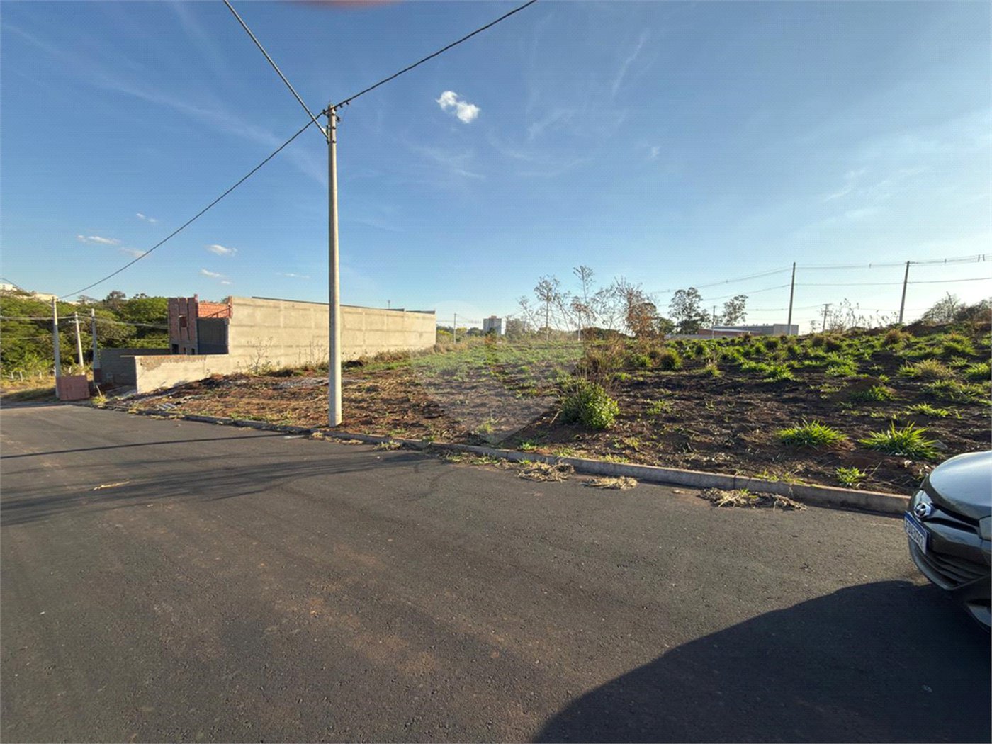 Terreno Comercial á venda com 286m2, ao lado da Rodovia Washington Luiz, em São Carlos.