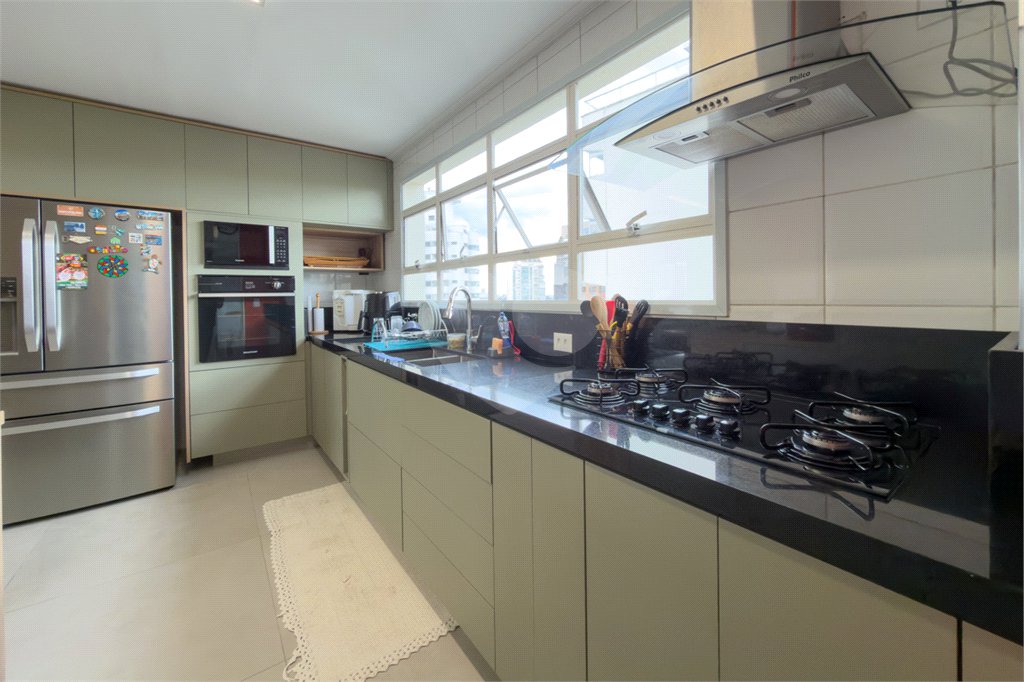 Apartamento com 205 metros no Campo Belo
