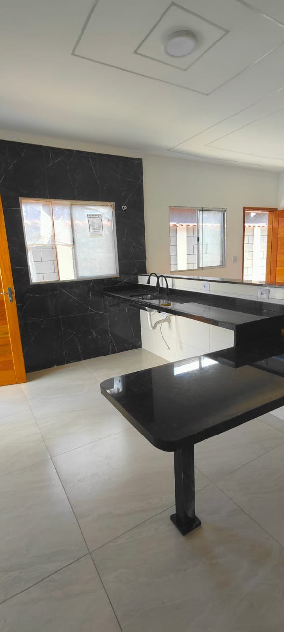 Casa à venda com 2 quartos, sendo 1 suíte, Itanhaém - SP