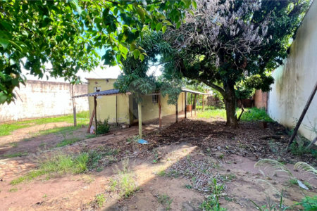 Terreno à Venda no Jardim Tangará