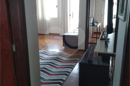 Casa Térrea com 3 dormitórios.