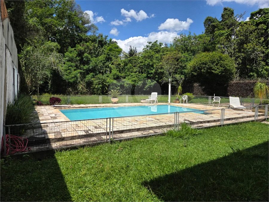 Casa Térrea com 3 quartos sendo 1 suíte. 1.400m² A/T. Jardim Floresta, Atibaia, SP
