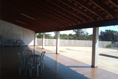 Maravilhosa chácara no Aracê de Santo Antonio recém construída, com uma construção de 230m²