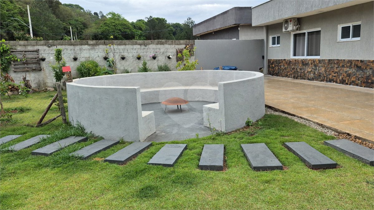 Casa Terreá com 3 suítes a Venda em Atibaia