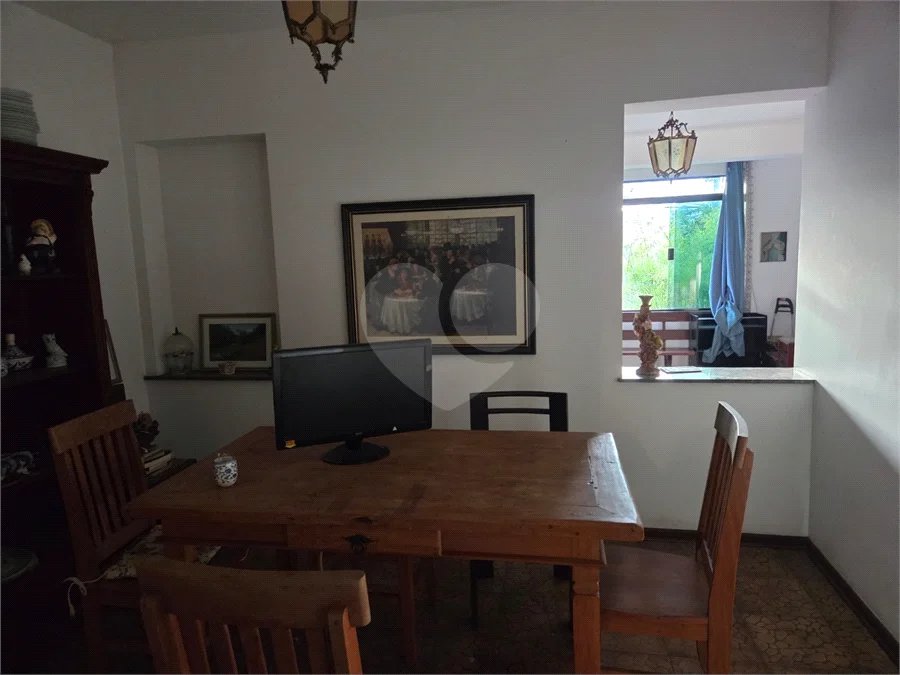 Casa à Venda com 5 quartos em Atibaia/SP