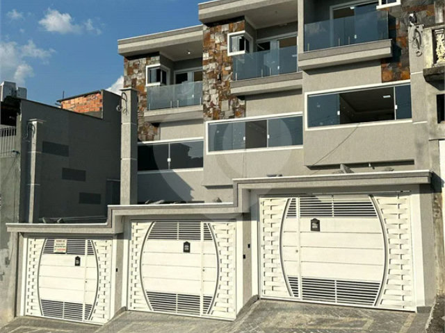 Sobrado à venda com 3 quartos, sendo 1 suíte,  em Vila Pirituba, São Paulo, SP