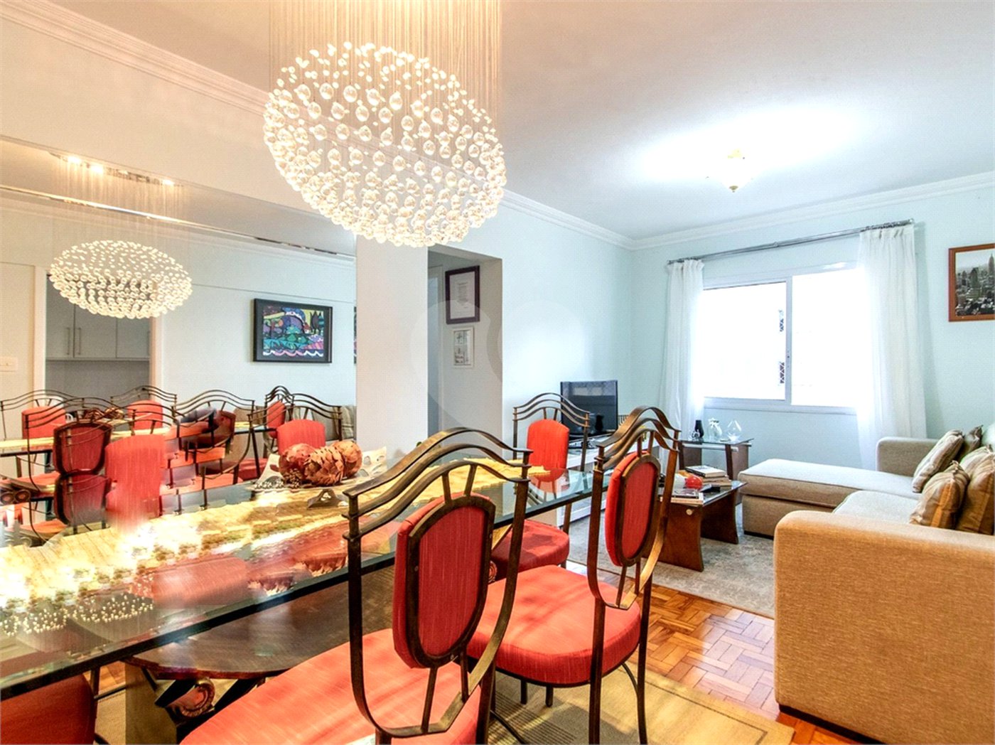 Apartamento à venda na Aclimação de 78m² com 2 dormitórios.