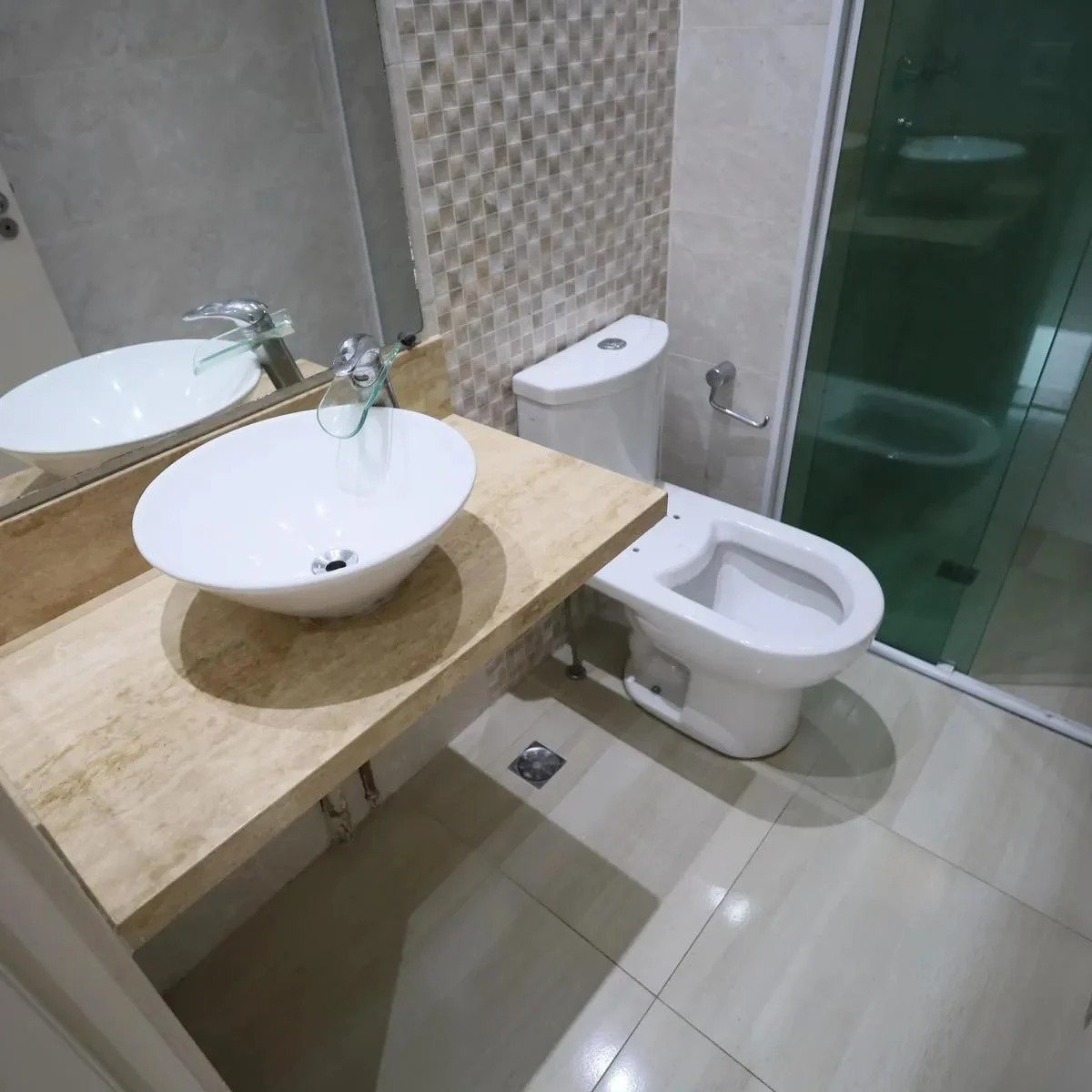 Apartamento à venda com 3 quartos, sendo 1 suíte, em Cidade São Francisco, São Paulo - SP