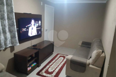 Apartamento no Condomínio Mont Azul.