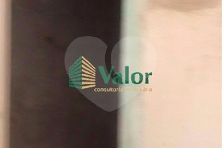 Ótimo salão comercial com uma casa no andar superior