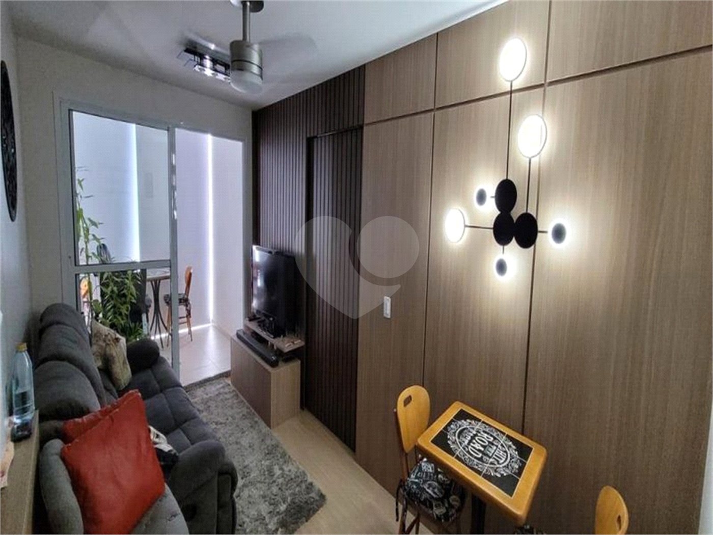 1 DORMITÓRIO NO IPIRANGA COM ARMÁRIOS - 45 M² - COM 1 VAGA