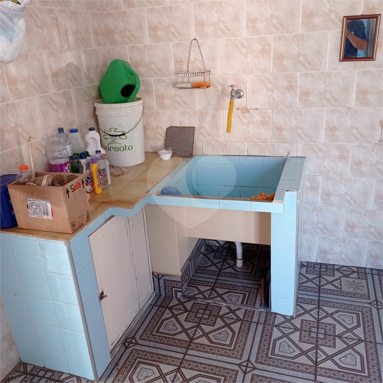 Linda casa no centro com 3 quartos.