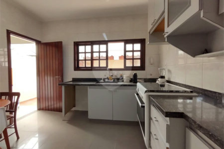 Linda casa à venda no bairro Santa Maria em São Caetano do Sul, 257 m², 3 quartos (1 suíte) e 6 vagas de garagem