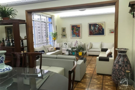 Apartamento de 345m2, 1 por andar.4 dormitórios (sendo 1 suite e 1 closet).
