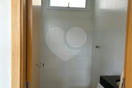 Apartamento a venda de 02 dormitórios