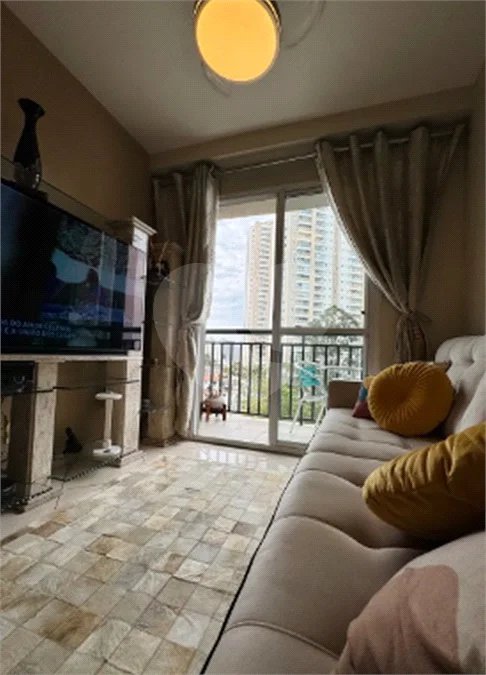 Apartamento à venda na Vila Augusta, em Guarulhos, com 55 m² de área privativa, 2 dormitórios, 1 banheiro e 1 vaga de garagem.