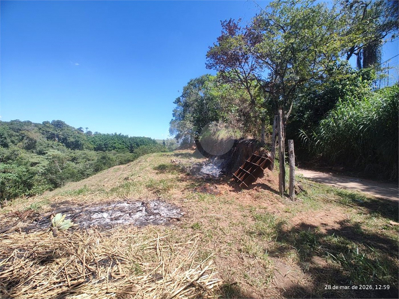Área rural em Piracaia com 3.289 metros, ótima para chácara, as margens do rio Cachoeira
