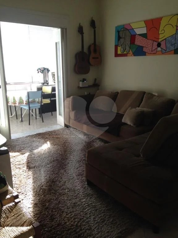 Apartamento à venda na Santa Cecília.