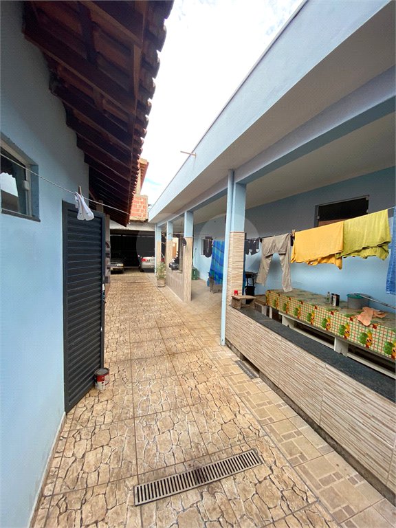 Casa Térrea com 2 dormitórios, sendo 1 suíte.