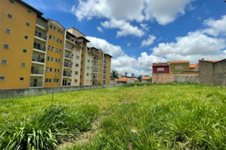 Terreno para venda no Jardim Gibertoni.