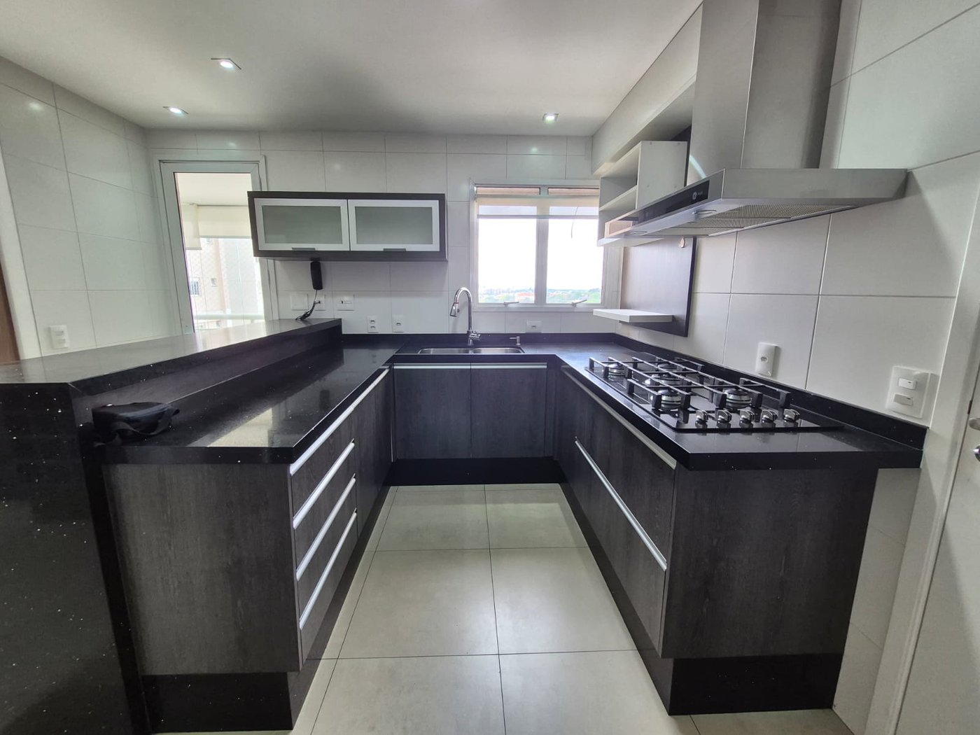 Apartamento à venda ou para alugar, 110m² com 2 quartos, sendo 1 suíte, escritório e  vagas Condomínio Paulistano, São Paulo - SP