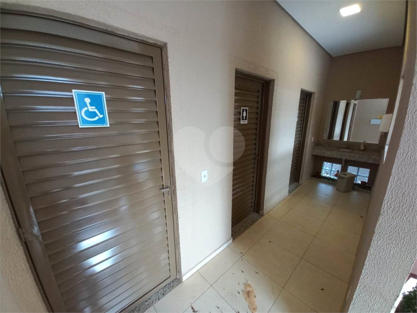 Apartamento no Condomínio Mont Vernon .