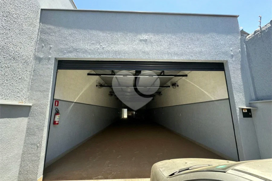 Salão Comercial para locação no Vila Industrial.