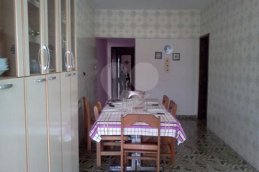 Casa Térrea Braz Leme | 300m² | 3 Dormitórios | 5 Vagas | Excelente Localização