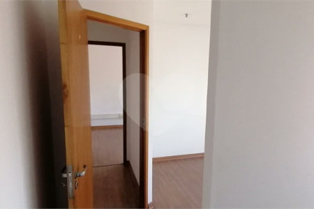 SALA COMERCIAL 55m2 Á VENDA NA VILA MARIANA (LADO DIREITO)