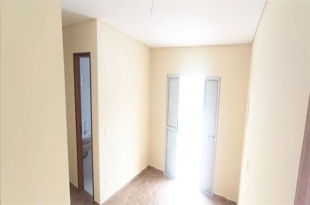 Sobrado à venda com 3 quartos, sendo 1 suíte,  em Cidade São Francisco, São Paulo, SP