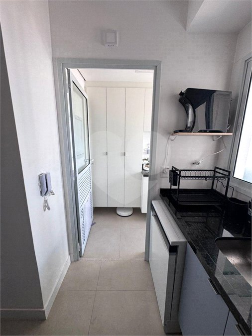 Apartamento á venda de 81m2 no Ipiranga com 2 dorms, 2 suítes, 3 banheiros, 2 vagas. Estuda permuta.