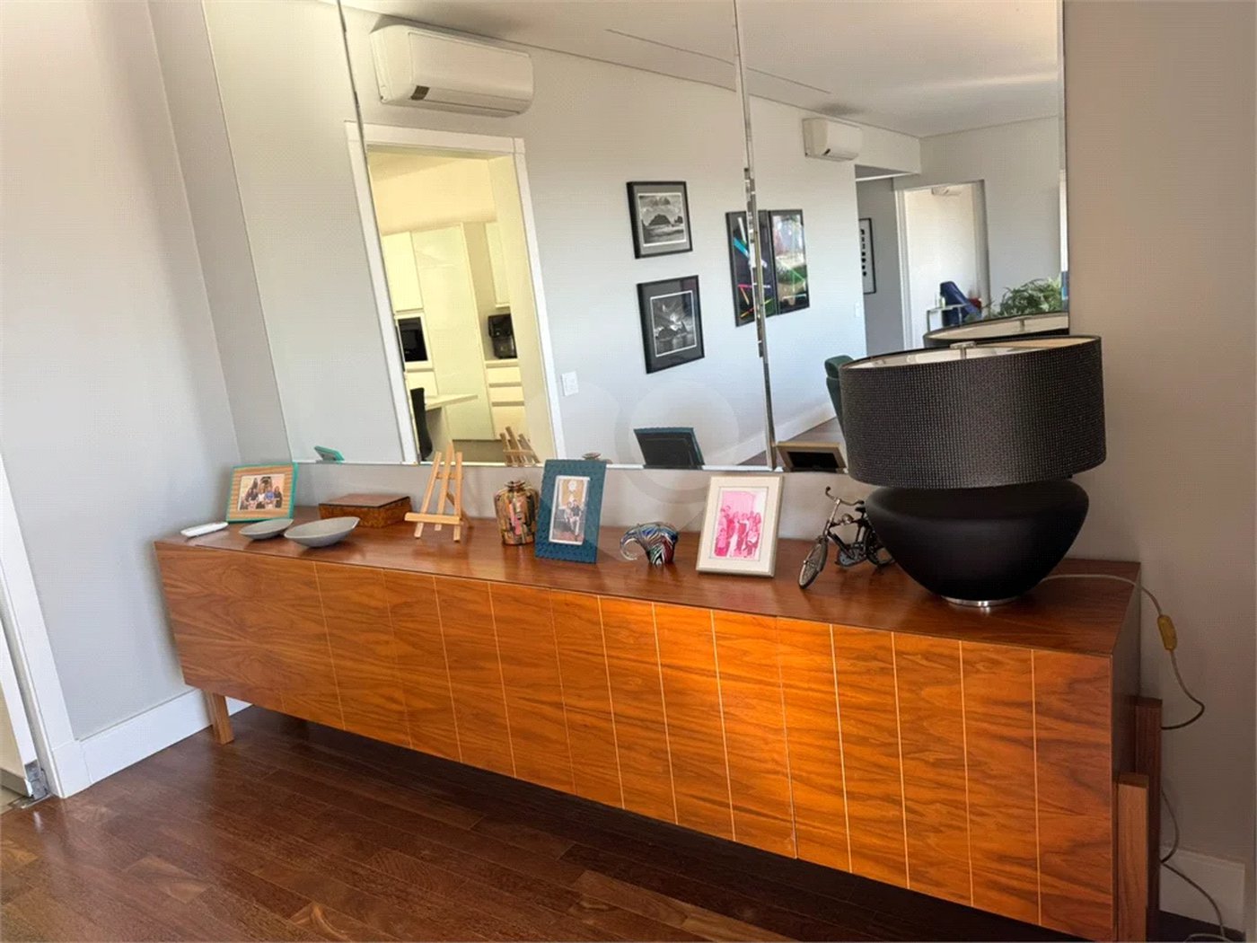 Apartamento 193m² locação no Paraíso, 3 suites, escritório, varanda, reformado, mobiliado, 4 vagas