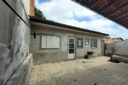 Casa com Edícula à Venda, 4 Dorms no Pq. Novo Horizonte em São José dos Campos/SP