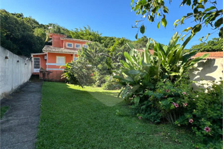 Casa à venda com 3 quartos, sendo 2 suítes, em Peró, Cabo Frio, RJ